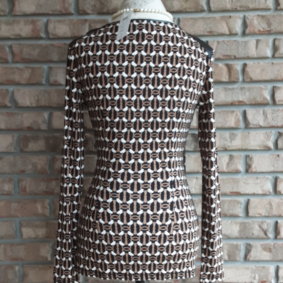 Cache long sleeve faux wrap top. - Picture 6 of 7